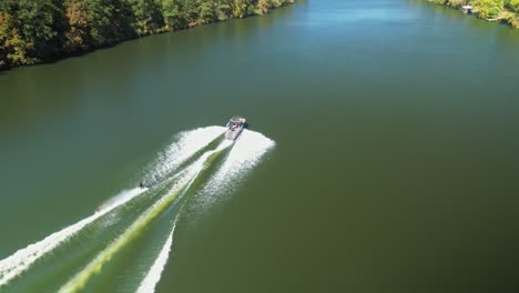 Water-Ski-ers-travelling-on-the-Coosa-River