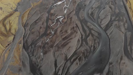 Luftaufnahme-Eines-Gletscherflusssystems-In-Island-Mit-Einzigartigen-Mustern
