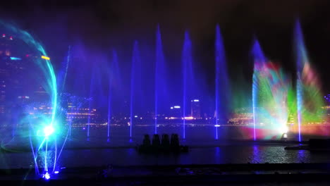 Spectra-show-of-dancing-fountains:-Light-and-Water-Show-along-the-promenade-in-front-of-Marina-Bay-Sands
