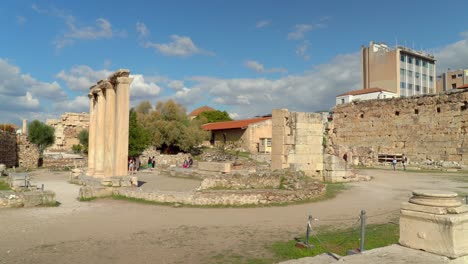Columnata-Y-Ruinas-De-La-Iglesia-Tetraconch