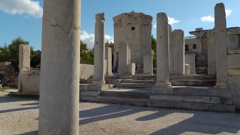 Uhrmacherei-Im-östlichen-Propylon-Des-Forum-Romanum