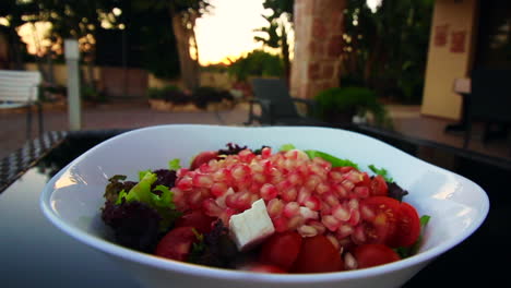 Granatapfelsalat-Im-Sonnenuntergang