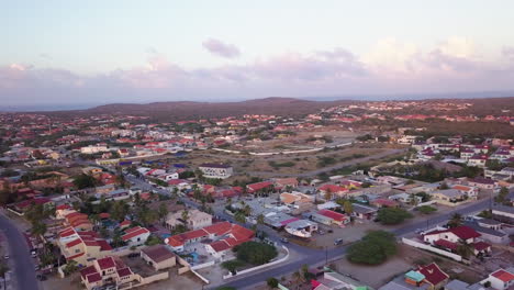 Carreteras-Y-Casas-En-El-Extremo-Noreste-De-La-Isla-De-Aruba