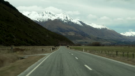 Eine-Fahrt-Aus-Der-Ich-Perspektive-Durch-Das-Wunderschöne-Land-Neuseeland
