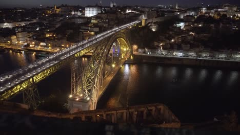 Stadt-Porto-Blick-Bei-Nacht-Auf-Die-Brücke-Dom-Luis-Und-Den-Fluss-Douro
