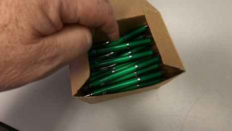 unpacking-pens-from-the-box