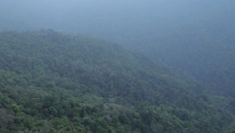 Nebelgefülltes-Tal.-Lage--Bisle-Ghat-Ka-Indien