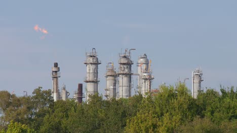 Establishing-shot-of-Chemical-Refinery-Plant-in-Pasadena,-Texas-community