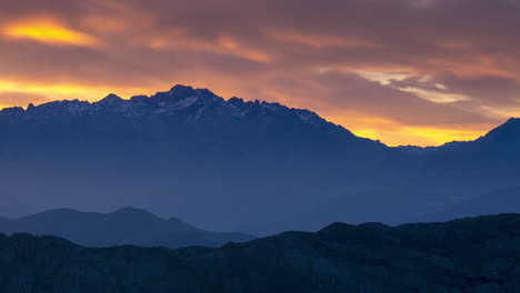 Sonnenaufgang-Im-Nationalpark-Picos-De-Europa,-Asturien,-Spanien