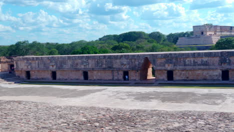 Uxmal-panning-of-the-ruins