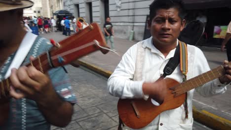 Panning-across-the-musicians-in-a-mariachi-group-in-Merida,-Mexico