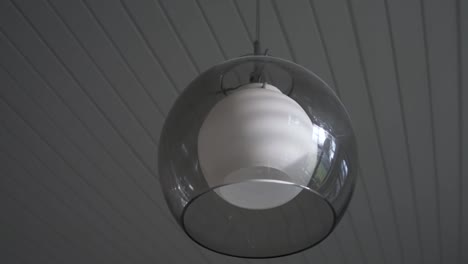 Wohnzimmer,-Runde-Lampe