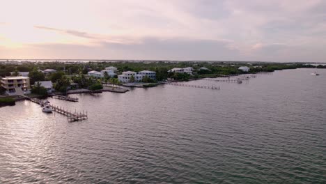 Aerial-View-Of-Waterfront-Real-Estate-In-Florida-Keys,-Florida,-USA