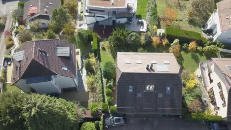 Top-Drohne-Luftbild-Von-Häusern-In-Einer-Kleinen-Stadt-Im-Waadtland,-Schweiz,-Lausanne