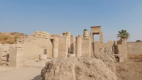 View-of-the-archaeological-site,-the-remains-of-ancient-Egyptian-stones-in-the-Karnak-Temple