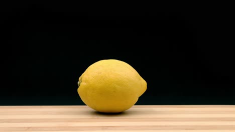 Lemon-enters,-stops-and-exits-the-scene