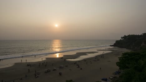 4k-Timelapse-of-Sunset-over-the-Clifftop-in-Varkala,-Kerala
