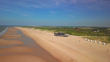The-beach-of-Cadzand-Bad,-the-Netherlands-during-a-sunny-day