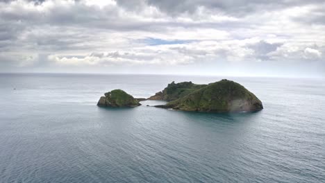 Vila-Franca-Do-Campo-Islet-Im-Atlantischen-Ozean,-Azoren,-Flyover-View