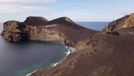 Leuchtturm-Von-Ponta-Dos-Capelinhos-Auf-Den-Portugiesischen-Vulkaninseln-Der-Azoren-Im-Nordatlantik-1