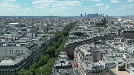 Printemps-Haussmann-luxury-mall-and-cityscape,-Paris