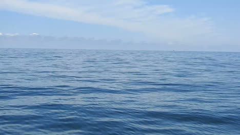 Blaue-Meereswellen-Weiche-Oberfläche-Abstraktes-Hintergrundmuster