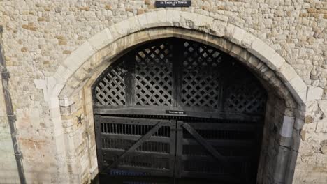 Traitors-gate-of-the-St-1