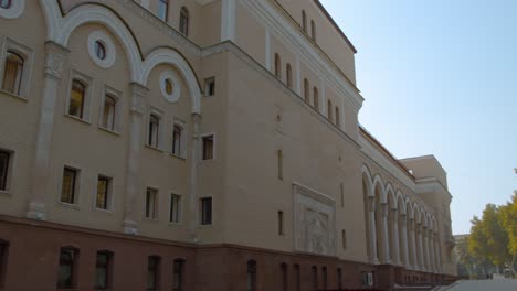 El-Teatro-Bolshoi-Académico-Estatal-Del-Teatro-Navoi-Es-El-Teatro-De-ópera-Nacional-En-Tashkent,-Uzbekistán