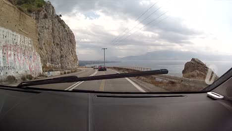An-Einem-Sommertag-Auf-Der-Autobahn-In-Griechenland-Zwischen-Ioannina-Und-Patra-Fahren