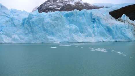 Videoaufnahmen-Vom-Perito-Moreno-Gletscher-In-Argentinien-Von-Einem-Boot-Aus