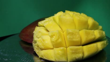Sliced-Exotic-Tropical-Mango.-Close-Up-Footage-1