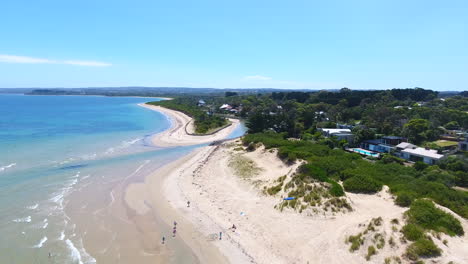 Amazing-aerial-drone-shots-of-Somers-Beach,-Victoria-Australia