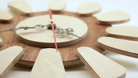 Wooden-Plywood-Wall-Clock-2