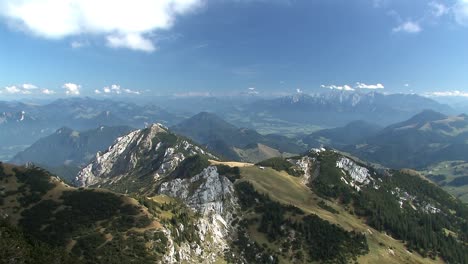 Tiro-Largo-O-Panorama-De-Wendelstein-En-Los-Alpes-Y-Kaiser-Más-Salvaje