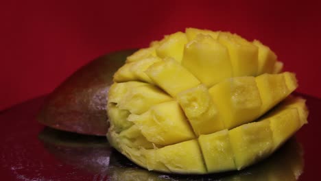 Sliced-Exotic-Tropical-Mango.-Close-Up-Footage-3