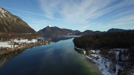 Aerial-shot-or-flight-at-Lake-Walchen-in-the-Alps,-Bavaria,-Germany