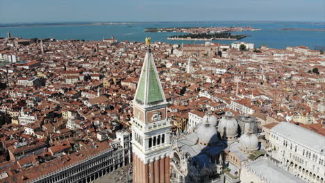 Venedig-San-Marco-Glockenturm-Hohe-Fliege