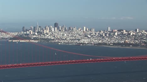 Panorama-shot-of-San-Francisco-with-parts-of-Golden-Gate-bridge-in-front,-California,-USA