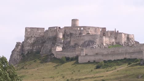 Medium-shot-of-Spis-Castle-in-Slovakia,-on-oft-he-largest-castle-sites-in-Europe-1