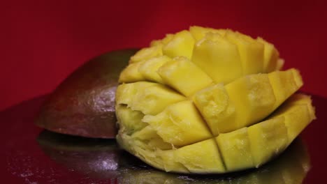 Sliced-Exotic-Tropical-Mango.-Close-Up-Footage-2