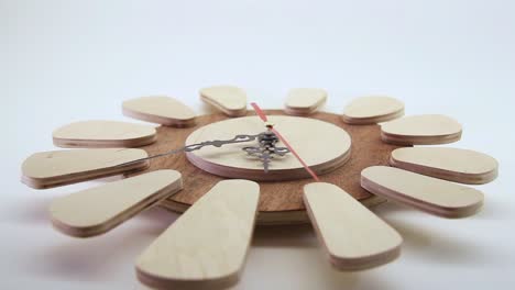 Wooden-Plywood-Wall-Clock-4
