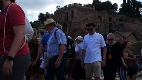 Timelapse-of-Tourists-Resting-on-Ruins-of-Ancient-Roman-Forum