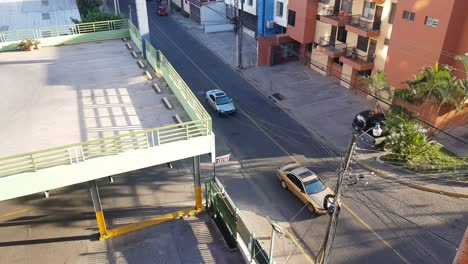 Vista-Del-Tráfico-En-Una-Calle-De-La-Capital-De-Honduras,-Tegucigalpa