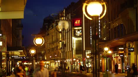 Timelape-of-a-busy-shopping-street-in-Geneva,-Switzerland