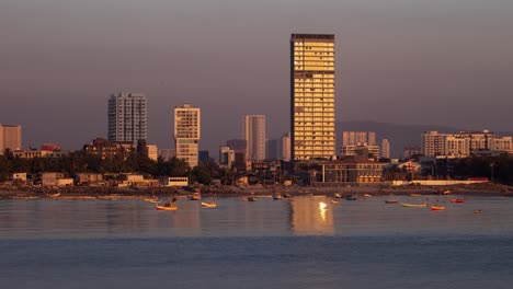 Timelapse-Del-Gran-Edificio-De-Oficinas-Frente-Al-Mar-Moderno-Mumbai