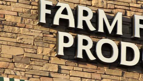 Farm-Fresh-Produce-Sign-Pan-Across-Letters