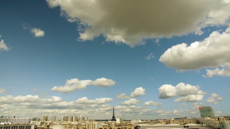 Paris-summer-skyline,-the-Eiffel-Tower