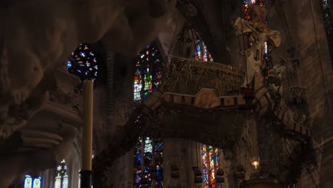 Ansicht-Der-Massiven-Struktur-In-Der-Kathedrale