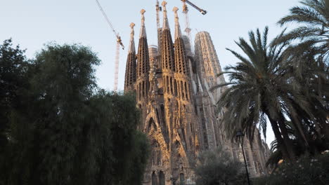 Antoni-Gaudi-Architektur-Sagrada-Familia-In-Barcelona