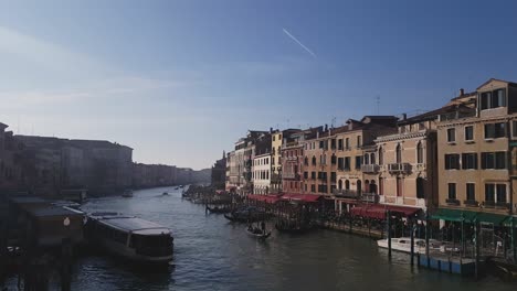 Gran-Canal-En-Venecia,-Italia
